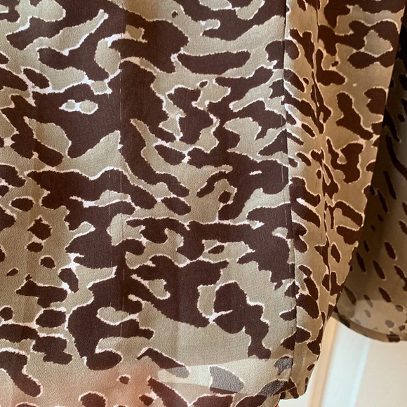 Walter Baker Animal Print sleeveless blouse Large olive green - Picture 8 of 12